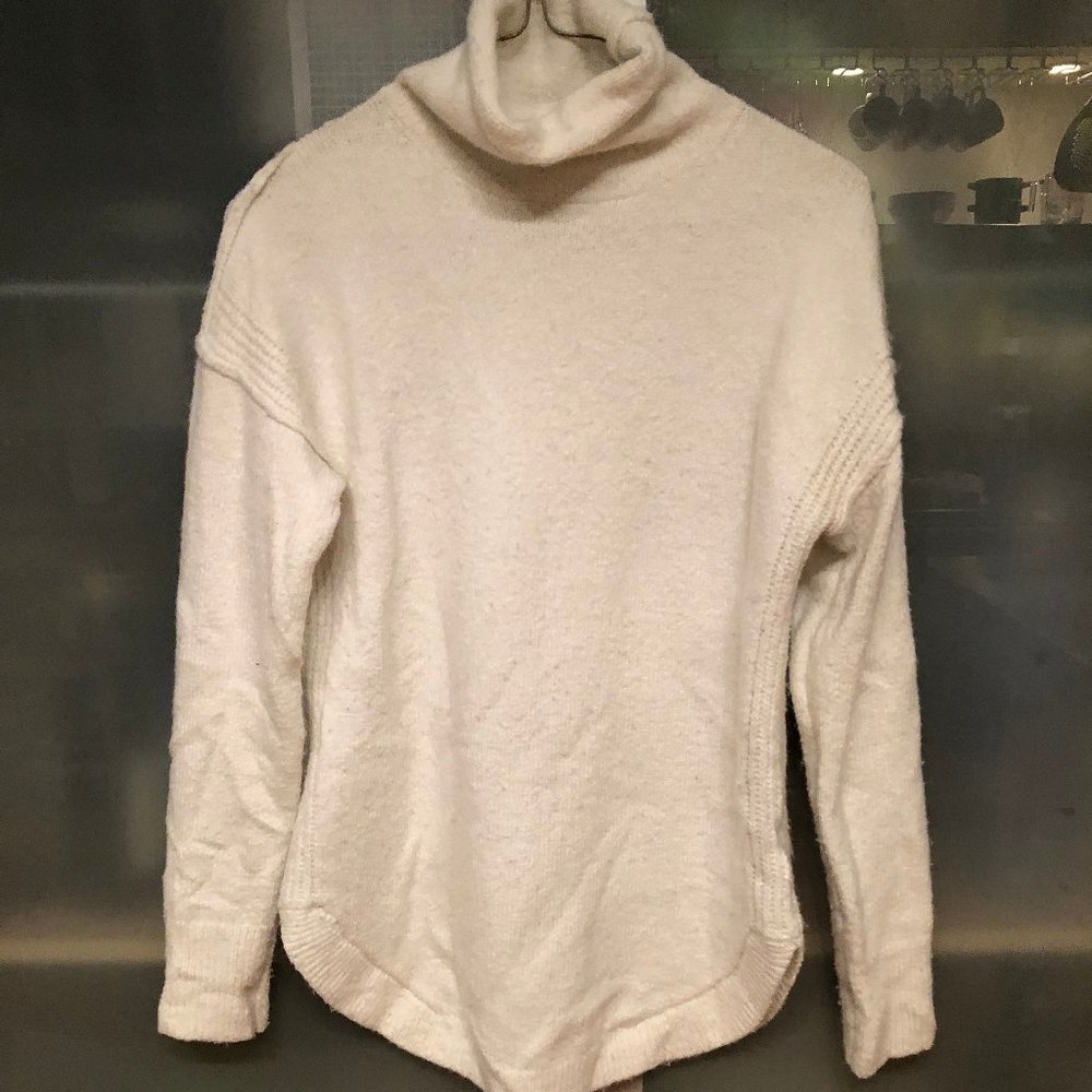 Turtle neck sweater